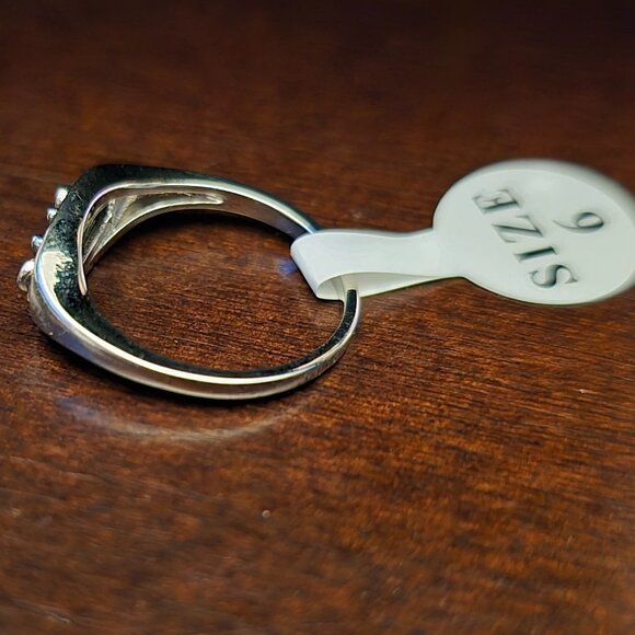 Fragrant Jewels La Loteria Ring - Picture 5 of 9